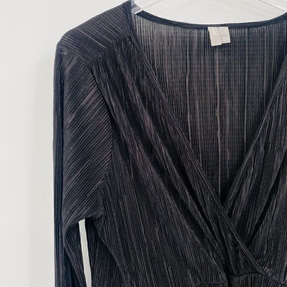 ASOS Size 12 Black Long Sleeve Wrap Top in Plisse with Asymmetric Hem - Picture 5 of 10
